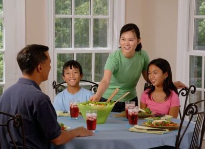 kids family eat dinner
